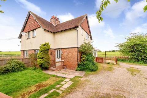 3 bed property, in Longswood, £250,000