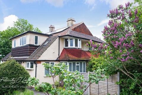 4 bed property, in Pragnell Road, £600,000