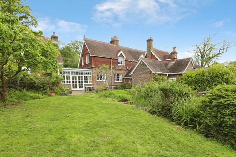 4 bed property, in Little Bayham, £700,000