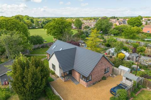 3 bed property, in North Walsham Road, £475,000