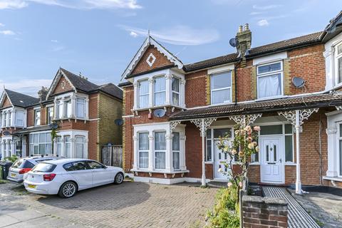 4 bed property, in Castleton Road, £650,000