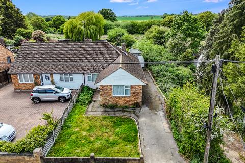 3 bed property, in Chignal Road, £400,000