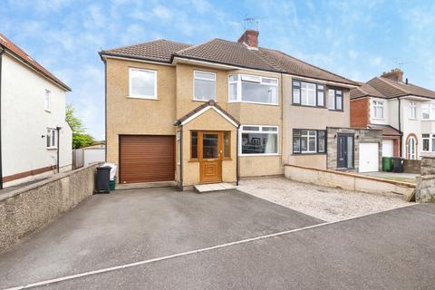 4 bed property, in Burley Crest, £600,000