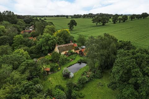 3 bed property, in Rural Home in Scoulton Offering 0.75 Acres of Privacy and Views, £550,000