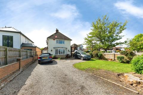 3 bed property, in Weelsby Road, £290,000