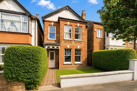 2 bed property, in Regina Road, £499,950
