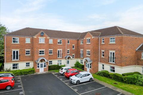 2 bed property, in St. Pauls Mews, £180,000