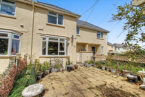 2 bed property, in 38B Cross Park, £90,000
