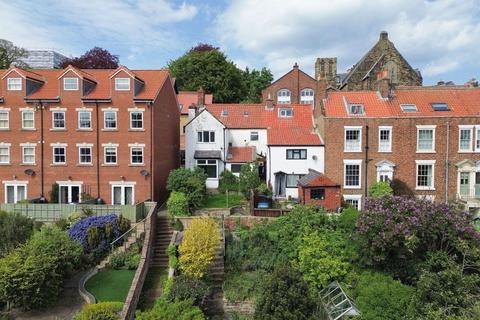 3 bed property, in 6 Newton Street, £250,000