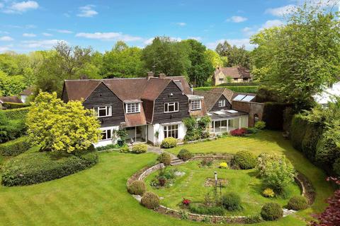 5 bed property, in Frithsden Copse, £2,500,000