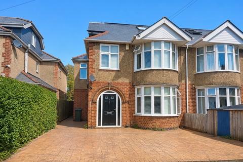5 bed property, in Fern Hill Road, £700,000