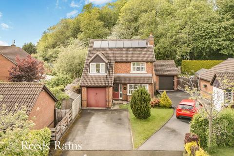 4 bed property, in Ennerdale Drive, £425,000