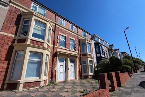 6 bed property, in Esplanade, £595,000