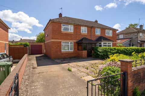 3 bed property, in Yazor Road, £250,000