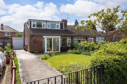 4 bed property, in Shelley Grove, £300,000