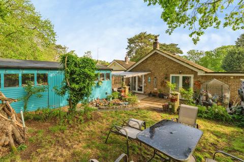 3 bed property, in Woodlands Way, £375,000