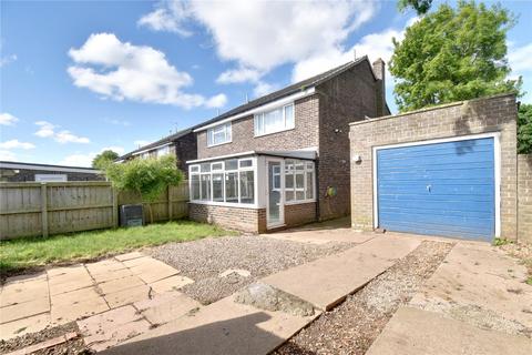 3 bed property, in Ashlands Close, £170,000