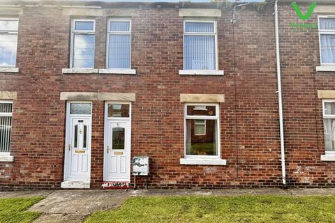 3 bed property, in York Terrace, £75,000