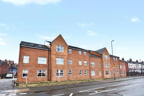 2 bed property, in Flat 16 James Court Hemsworth, £50,000