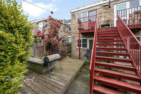 1 bed property, in Seal Street, £440,000