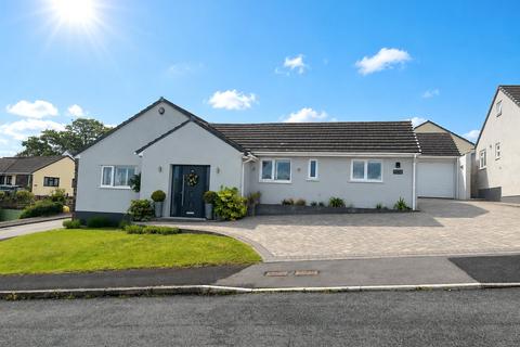 4 bed property, in Pentle Close, £420,000
