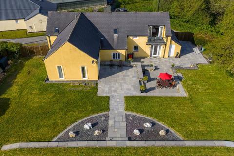 4 bed property, in Ty'r Felin, £625,000
