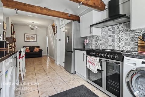 3 bed property, in Moor Street, £220,000