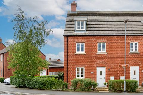 4 bed property, in Thillans, £390,000