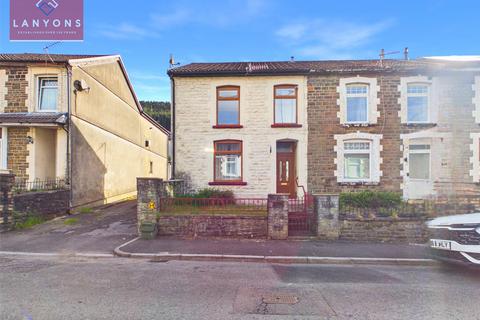 2 bed property, in Mount Libanus Street, £129,995