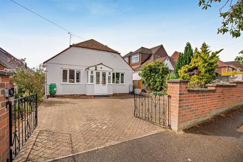 3 bed property, in Yeoman Way, £500,000