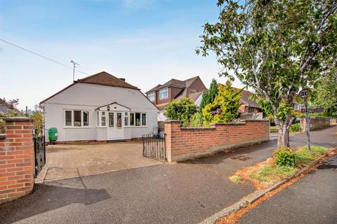 3 bed property, in Yeoman Way, £475,000