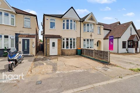 3 bed property, in Upminster Road North, £500,000