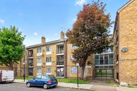 3 bed property, in Hillingdon Street, £400,000