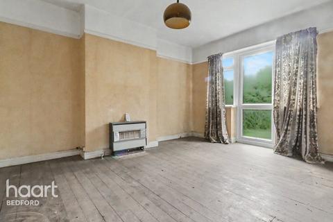 3 bed property, in The Hoo, £285,000