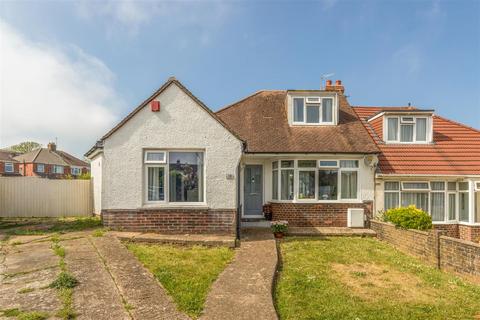 5 bed property, in Valerie Close, £550,000