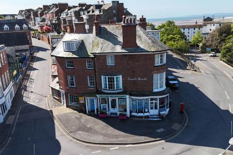 9 bed property, in Beacon Hill, £525,000