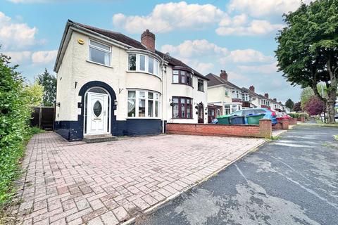 3 bed property, in Madin Road, £210,000