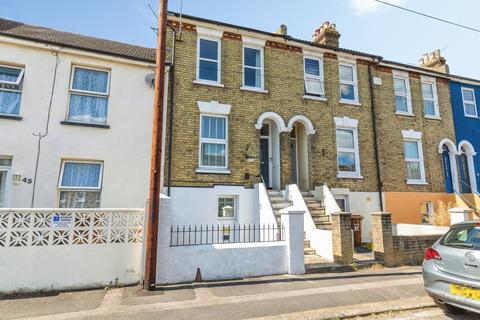 3 bed property, in Gordon Road, £300,000