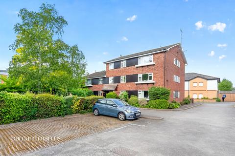 1 bed property, in The Stanfords, £220,000