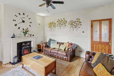 4 bed property, in Clifton Road, £350,000