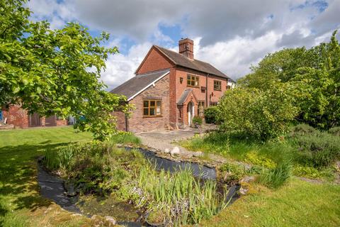 3 bed property, in Crabtree Lane, £340,000