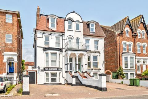 5 bed property, in Salisbury Road, £875,000