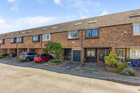 3 bed property, in Hobson Road, £850,000