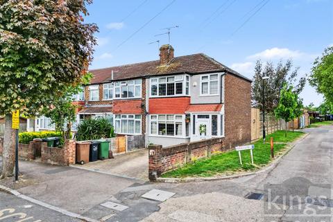 2 bed property, in York Road, £525,000