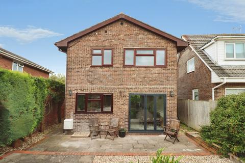 3 bed property, in Merlin Way, £365,000
