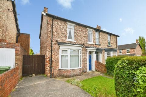 3 bed property, in Stanhope Road, £170,000