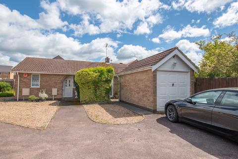 2 bed property, in Pulford Drive, £310,000