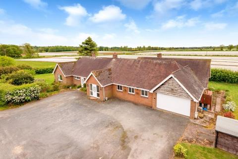 4 bed property, in Sambrook, £550,000