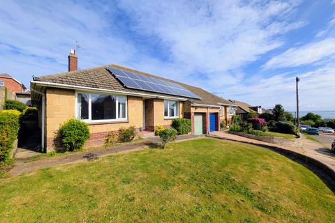 2 bed property, in Alexandra Road, £275,000