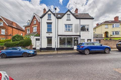 4 bed property, in Cantilupe Road, £225,000